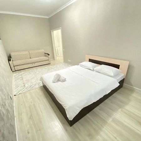 Whitehome In Panorama Park Astana Buitenkant foto